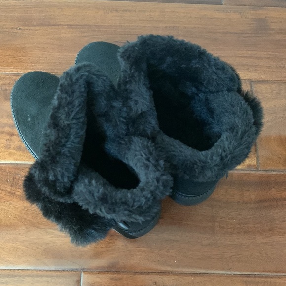 Furry Boots in Black - Picture 5 of 5